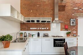 Bowen-Buscarlet at Bicester Heritage