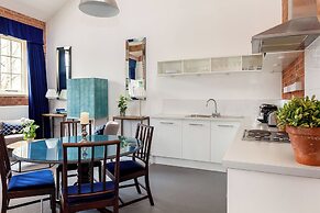 Bowen-Buscarlet at Bicester Heritage