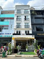 Siris Lune Residence