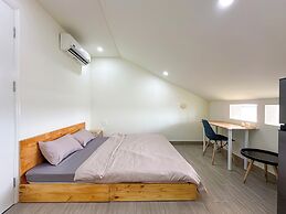 Siris Lune Residence