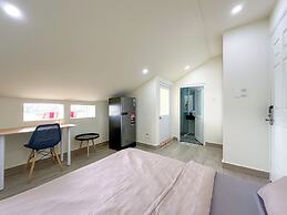 Siris Lune Residence