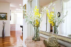 StayAU Spacious 6BR McKinnon Pool Home