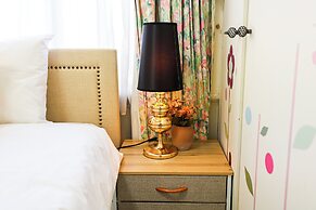 StayAU Spacious 6BR McKinnon Pool Home