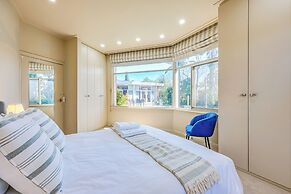 StayAU Spacious 6BR McKinnon Pool Home