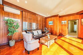 StayAU Spacious 6BR McKinnon Pool Home