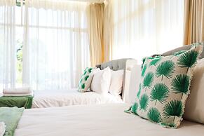 StayAU Spacious 6BR McKinnon Pool Home