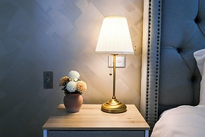 StayAU Spacious 6BR McKinnon Pool Home