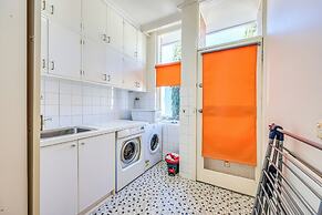 StayAU Spacious 6BR McKinnon Pool Home