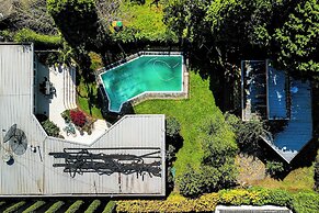 StayAU Spacious 6BR McKinnon Pool Home