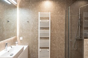 Luxury Apartment next to the National Museum