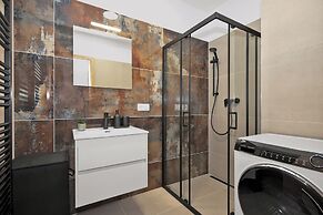 Fully equipped apartments with Terraces, Free garage parking, Netflix 