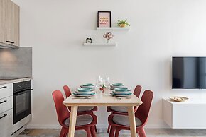 Fully equipped apartments with Terraces, Free garage parking, Netflix 