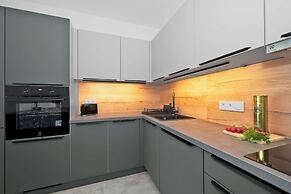 Fully equipped apartments with Terraces, Free garage parking, Netflix
