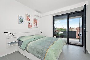Fully equipped apartments with Terraces, Free garage parking, Netflix