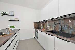 Fully equipped apartments with Terraces, Free garage parking, Netflix