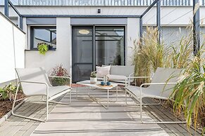 Fully equipped apartments with Terraces, Free garage parking, Netflix