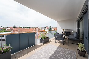 Fully equipped apartments with Terraces, Free garage parking, Netflix