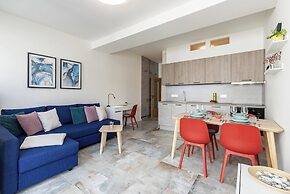 Fully equipped apartments with Terraces, Free garage parking, Netflix