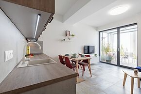 Fully equipped apartments with Terraces, Free garage parking, Netflix