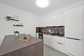 Fully equipped apartments with Terraces, Free garage parking, Netflix