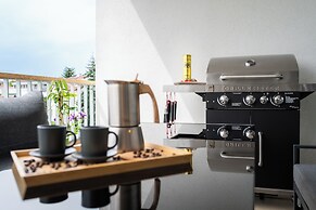 Fully equipped apartments with Terraces, Free garage parking, Netflix