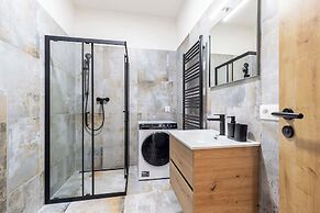Fully equipped apartments with Terraces, Free garage parking, Netflix