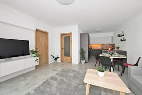 Fully equipped apartments with Terraces, Free garage parking, Netflix