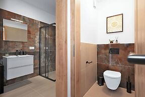 Fully equipped apartments with Terraces, Free garage parking, Netflix