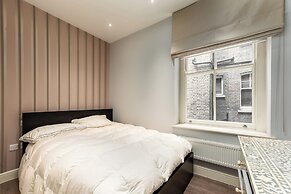 115 Beaufort Mansions