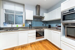 115 Beaufort Mansions