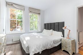 115 Beaufort Mansions