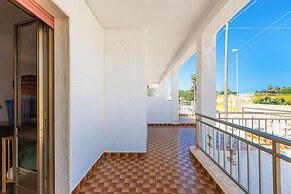 4100 Sisters' House by Barbarhouse