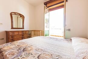 4100 Sisters' House by Barbarhouse