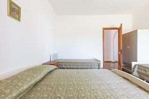 4100 Sisters' House by Barbarhouse