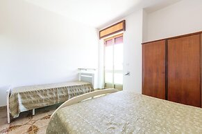 4100 Sisters' House by Barbarhouse