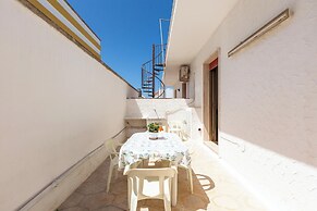 4100 Sisters' House by Barbarhouse