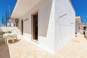 4100 Sisters' House by Barbarhouse