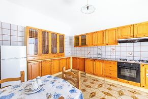 4100 Sisters' House by Barbarhouse