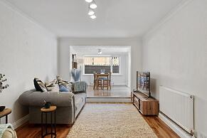 Knights Rest -beautiful Home in Dover With Parking