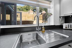 Knights Rest -beautiful Home in Dover With Parking