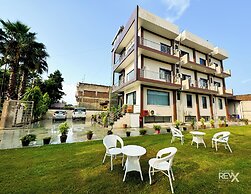 Hotel Vrinda Sarovar