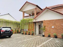 DeJati House