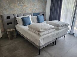 Attilio High Living Suites - Adults Only