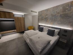 Attilio High Living Suites - Adults Only