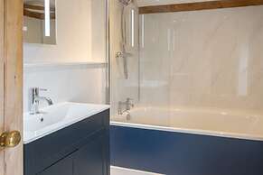 Host Stay Downs Farm Granary