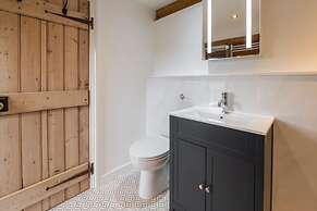 Host Stay Downs Farm Granary