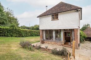 Host Stay Downs Farm Granary