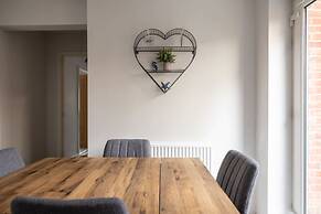 Host Stay Shipwright Lodge