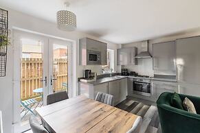 Host Stay Shipwright Lodge