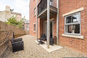 Host Stay Shipwright Lodge